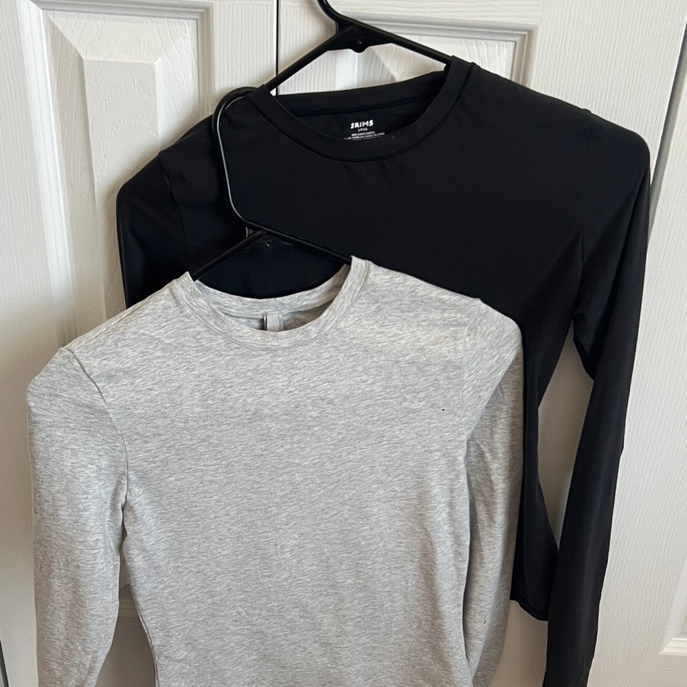 Skims Black and Gray Long Sleeve Tops size Small